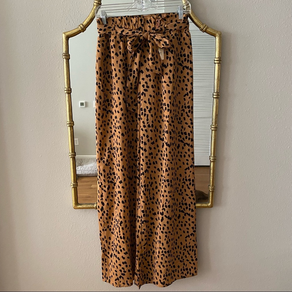 NWT Boutique Leopard Pants Entro Size Medium